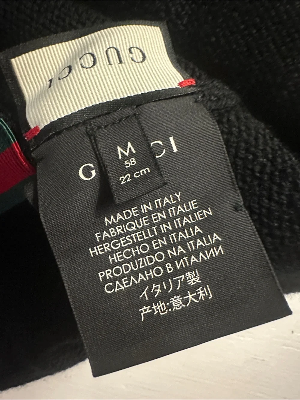 Gucci Black Beanie with Web Medium 58 Has Perfume smell if sensitive